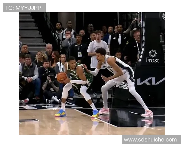 文班亚马法国队首战狂砍27分击败意大利吸引众多NBA球探关注 文班亚马法国队首战狂砍27分击败意大利吸引众多NBA球探关注